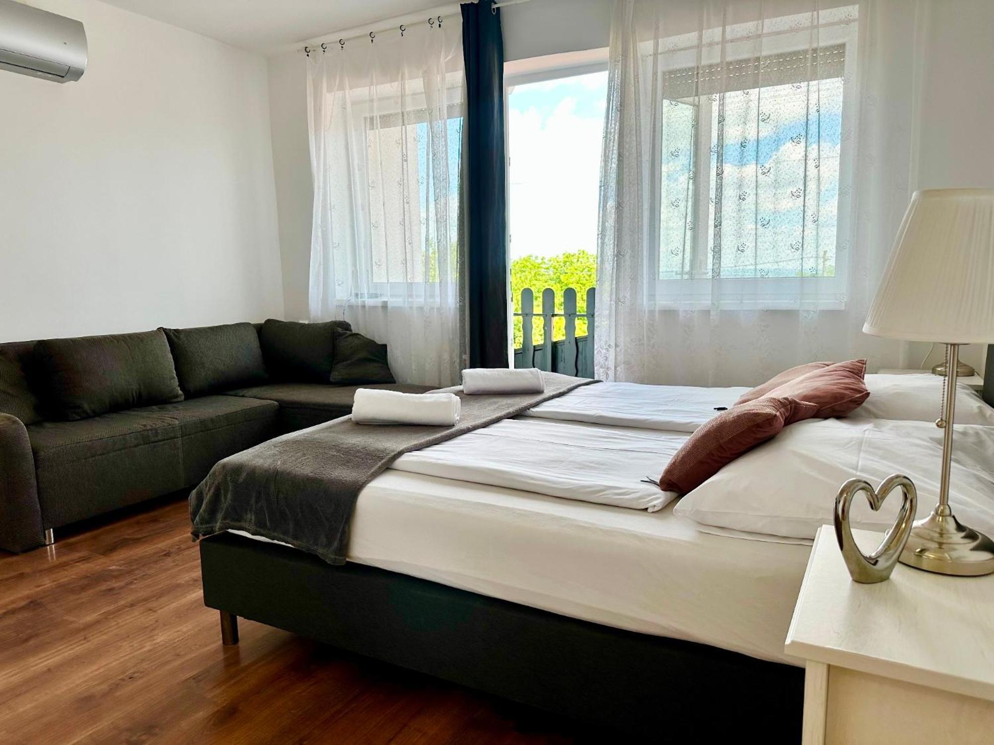 Szent Orban Panzio - Kutyabarat Apartmanok زلاكاروس المظهر الخارجي الصورة